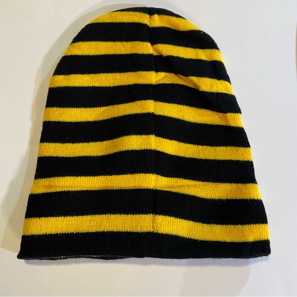 Striped beanie, by Petals and Peacocks, NWOT, 8” cuffed, 8 1/2” wide. Acrylic - Picture 3 of 6